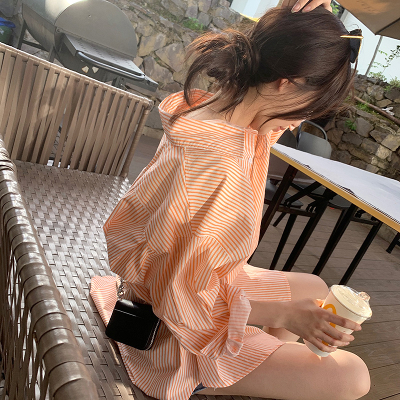 Orange Vertical Striped Shirt for Women, Retro Hong Kong Style, 2026 Spring/Summer Design, Niche Loose Long-Sleeved Top Jacket Orange Vertical Striped Shirt for Women, Retro Hong Kong Style, 2026 Spring/Summer Design, Niche Loose Long-Sleeved Top Jacket