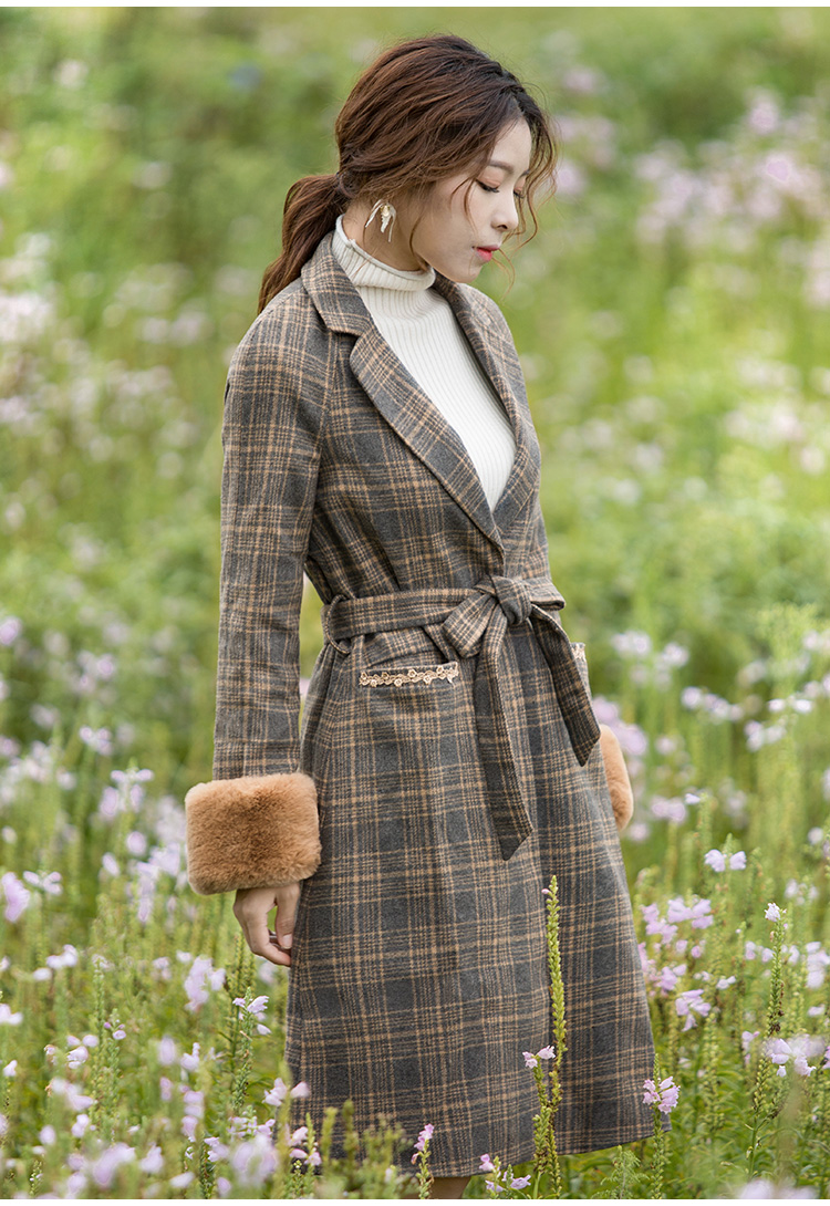 Pháo hoa mùa đông hot quần áo nữ 2018 mới kẻ sọc retro phù hợp với cổ áo áo len dài áo khoác cardigan