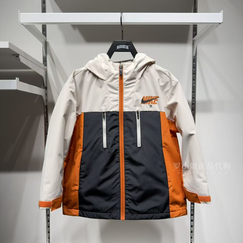 Nike/Nike Kidsren's Fleece Jacket N32612244 Boys and Girls 26 Spring New Style Windproof and Waterproof Hooded Windbreaker Nike/Nike Kidsren's Fleece Jacket N32612244 Boys and Girls 26 Spring New Style Windproof and Waterproof Hooded Windbreaker