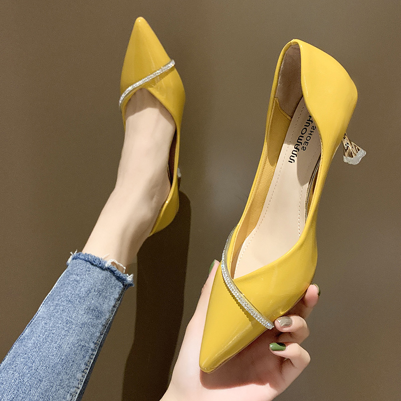 Fan-style teenage girl high heels 2022 spring new fashion light mouth fine heel working shoes mesh red sexy pointy wrap shoes