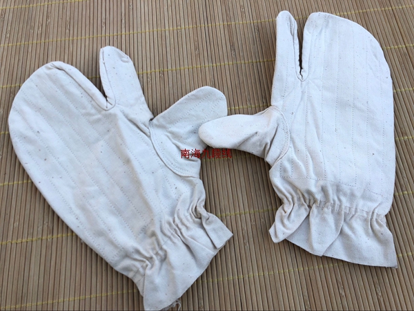 Stock 65 fingers canvas gloves baking gloves anti - wear gloves microwave oven anti - hot gloves