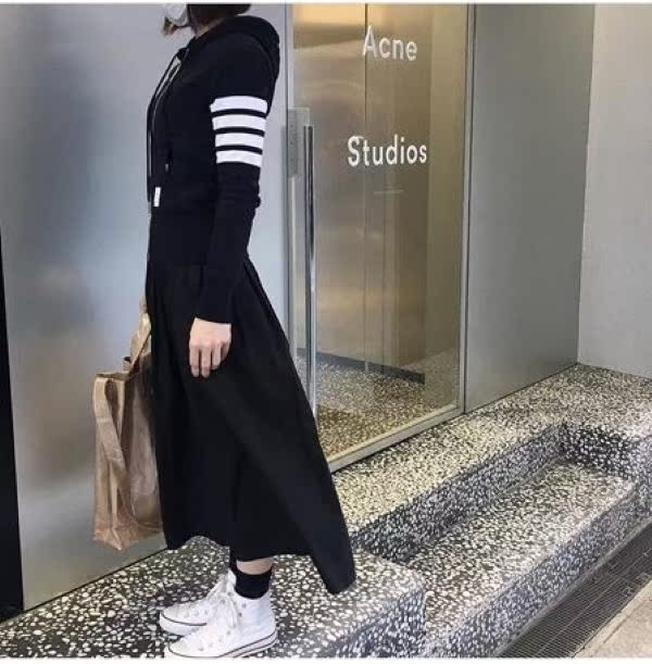 Tb hoodie áo len cổ điển trùm đầu áo len dây kéo cardigan bốn thanh nhuộm sợi thể thao nam nữ bình thường - Thể thao lông cừu / jumper áo hoodie one piece