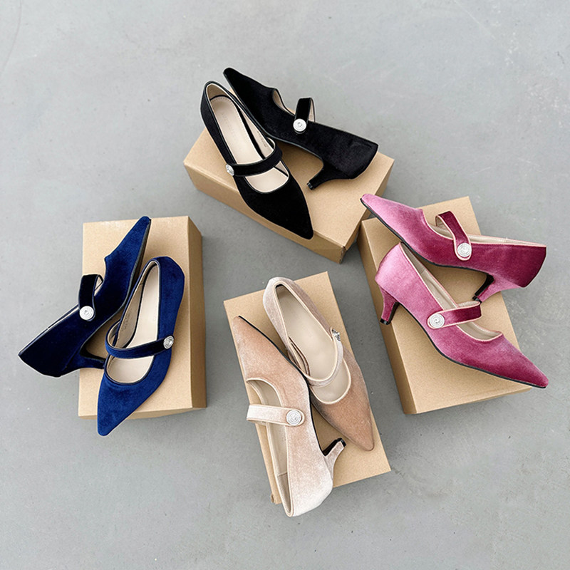 Retro romantic Korean style mid-heel velvet Mary Jane shoes, high heels, solid color velvet, everyday versatile single shoes for women.