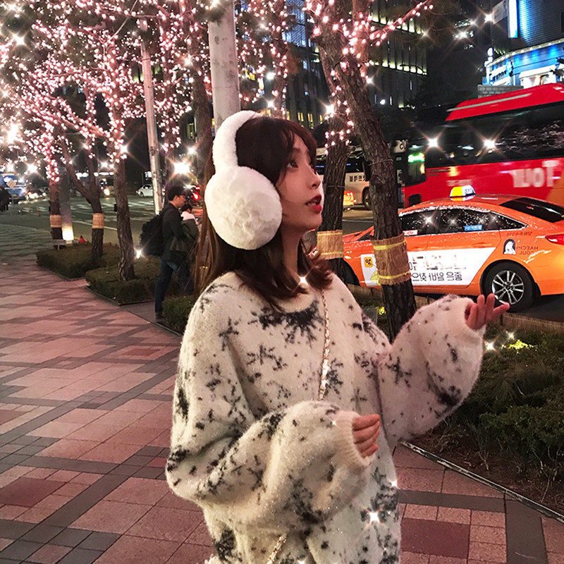 2019 new early autumn and winter net red bright sparkling snowflake sweater women's lazy wind loose ins super fire pullover top