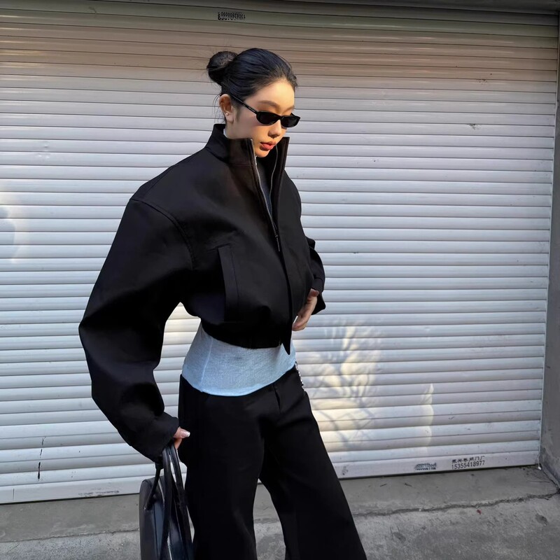 American Retro Black Baseball Jacket for Women, Autumn High-End Style, Loose Fit, Waist-Cinching, Elastic Zipper, Short Jacket, Trendy American Retro Black Baseball Jacket for Women, Autumn High-End Style, Loose Fit, Waist-Cinching, Elastic Zipper, Short Jacket, Trendy