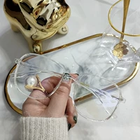 Прозрачная коробка [анти -мысленная линза]