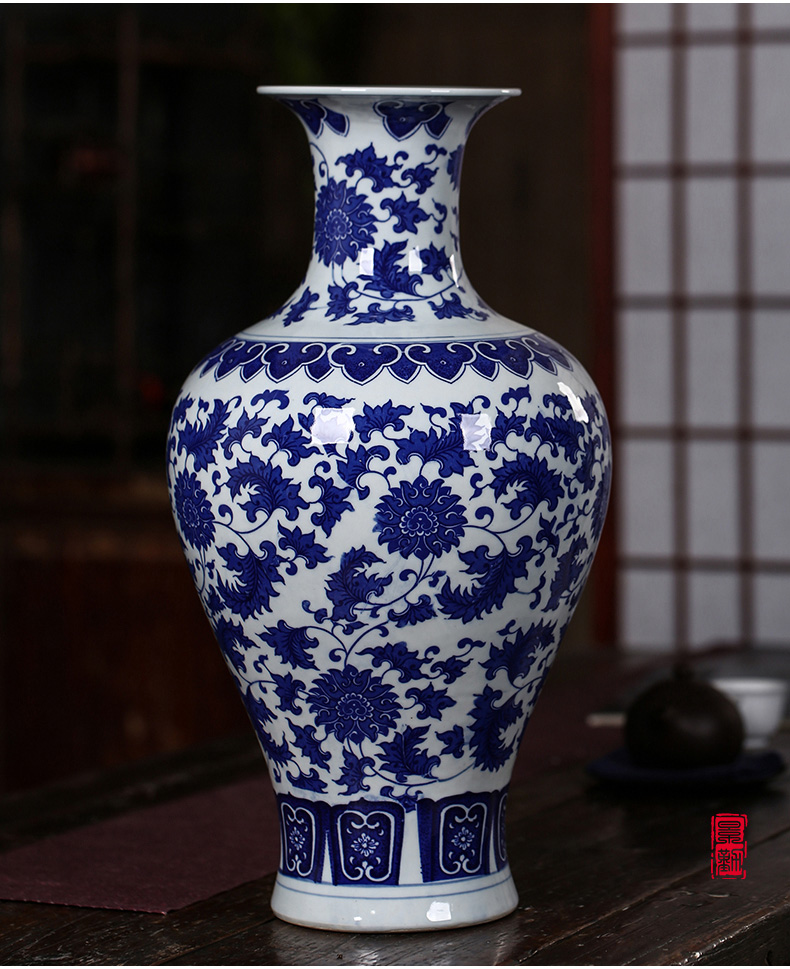 Jingdezhen ceramics archaize sitting room adornment Chinese style restoring ancient ways is blue and white porcelain vase household decoration porcelain furnishing articles