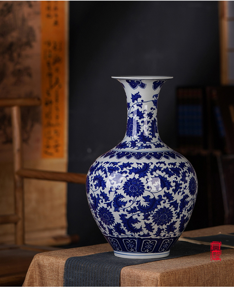 Jingdezhen ceramics archaize sitting room adornment Chinese style restoring ancient ways is blue and white porcelain vase household decoration porcelain furnishing articles