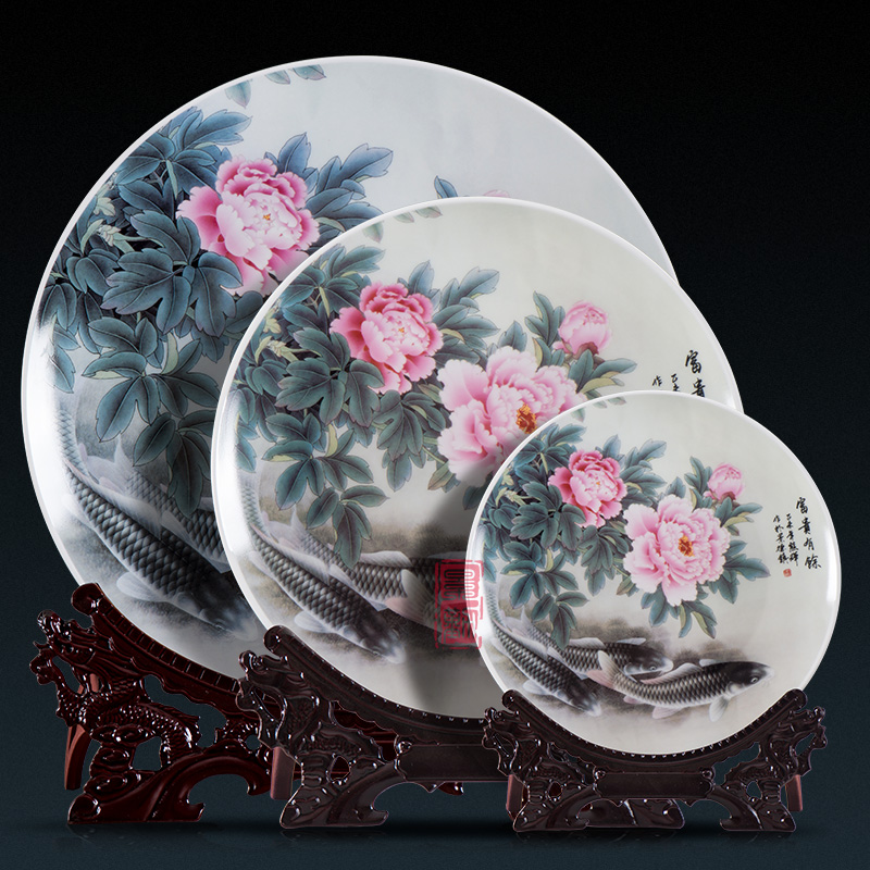 Jingdezhen ceramic hang dish decorative plate setting wall is wining years Chinese role ofing wall act the role of the sitting room