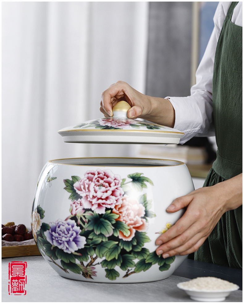 Jingdezhen ceramic storage tank hand by hand with cover Chinese medicine food rice, cooking pot grain tea pot