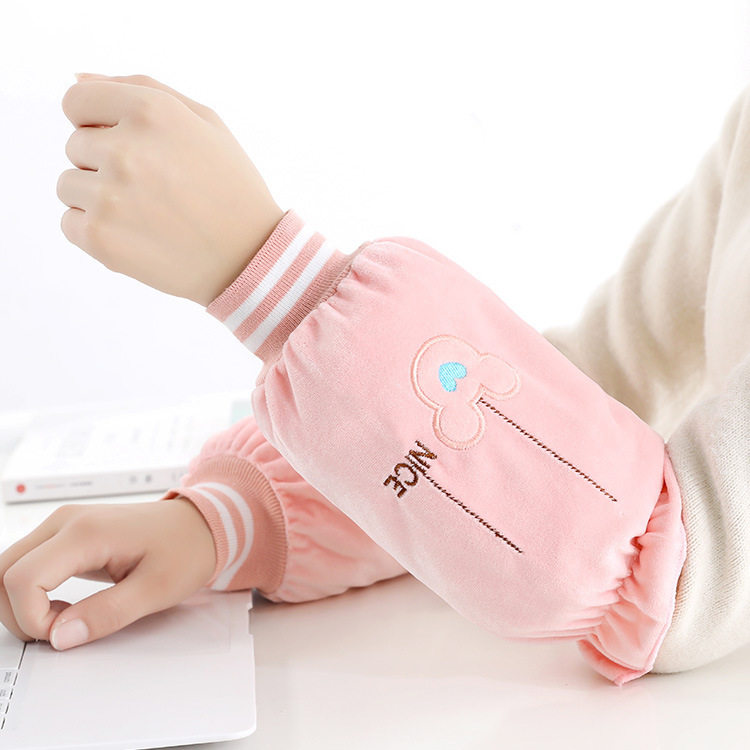 Children's sleeves girls autumn and winter anti-dirty anti-dirt protection sleeves hand sleeves cute girl princess medium long style student sleeves
