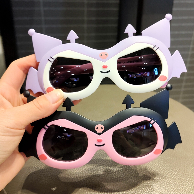 Children polarized sunglasses Anti-UV cartoon Batman Batman baby Soft silicone Toys glasses Girls sunglasses-Taobao