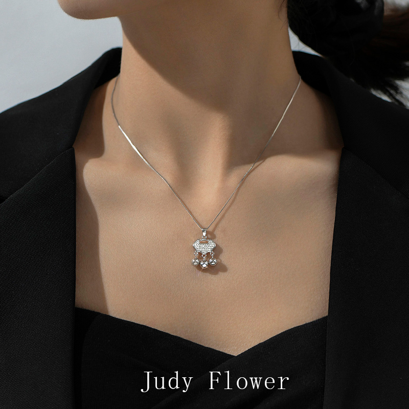 Zhou Dafu Huanmei Ping An Lock Necklace Woman Pure Silver 2021 New Collarbone Chain Light Extravagant and small crowd design feelings not to fall color