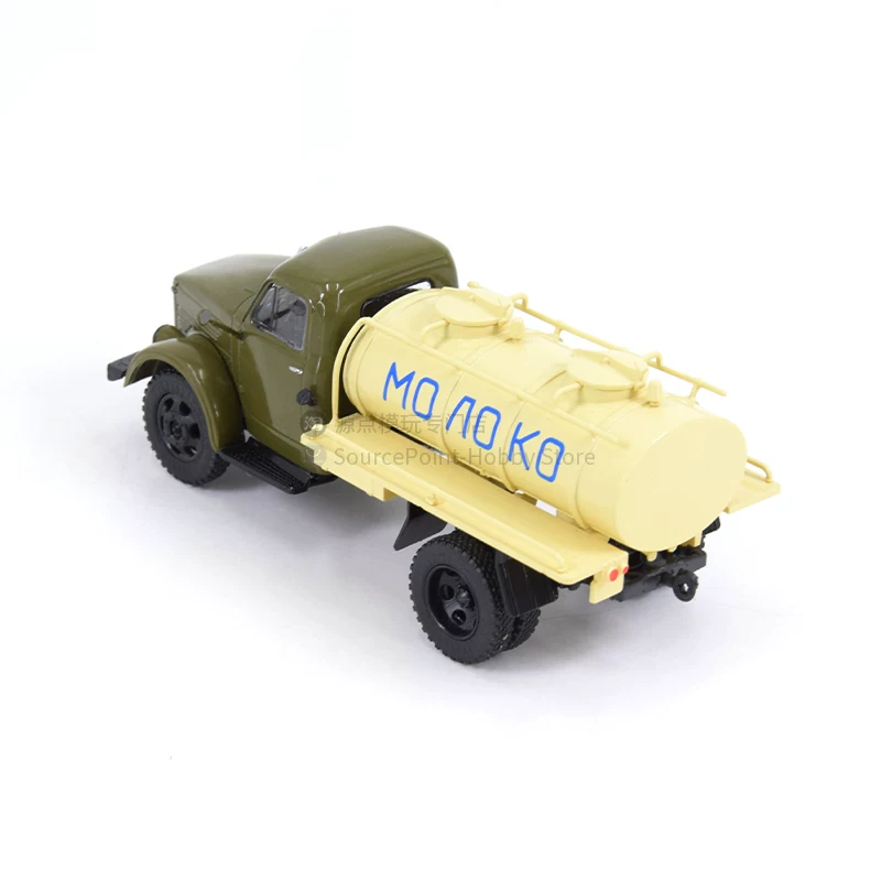 В 1950-х годах советский городской молоковоз ACPT-8 сплавная модель Modimio, модель автомобиля JGRN075