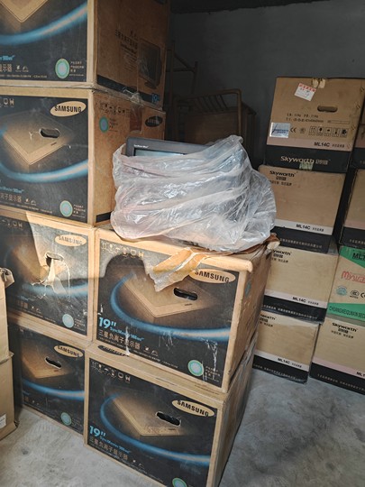 老古董精品全新正品19寸三星crt显示器 全新的纯平显示器仅 实拍