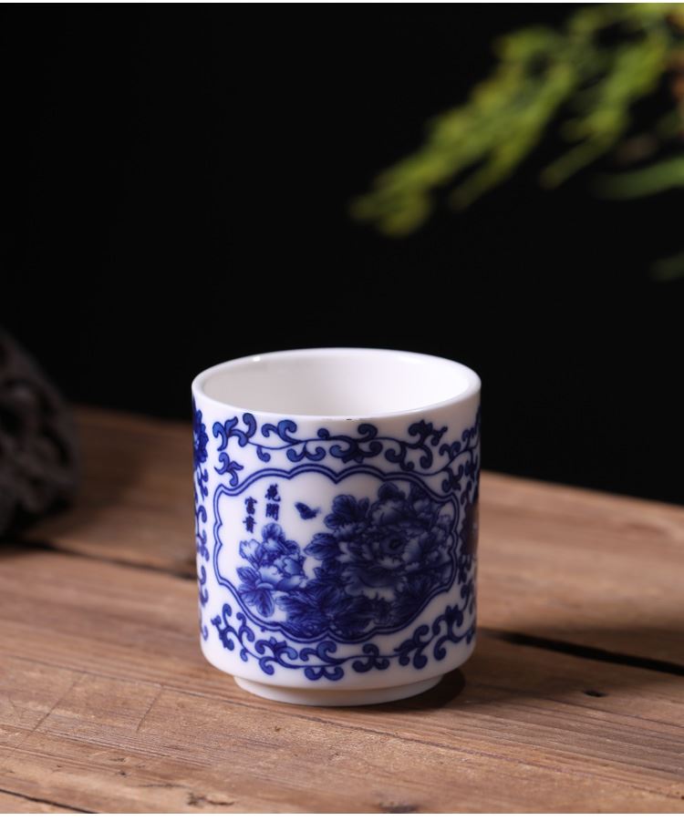 The large capacity of jingdezhen ceramic tea set The teapot teacup Chinese style household of Chinese style cool water cold water girder of blue and white