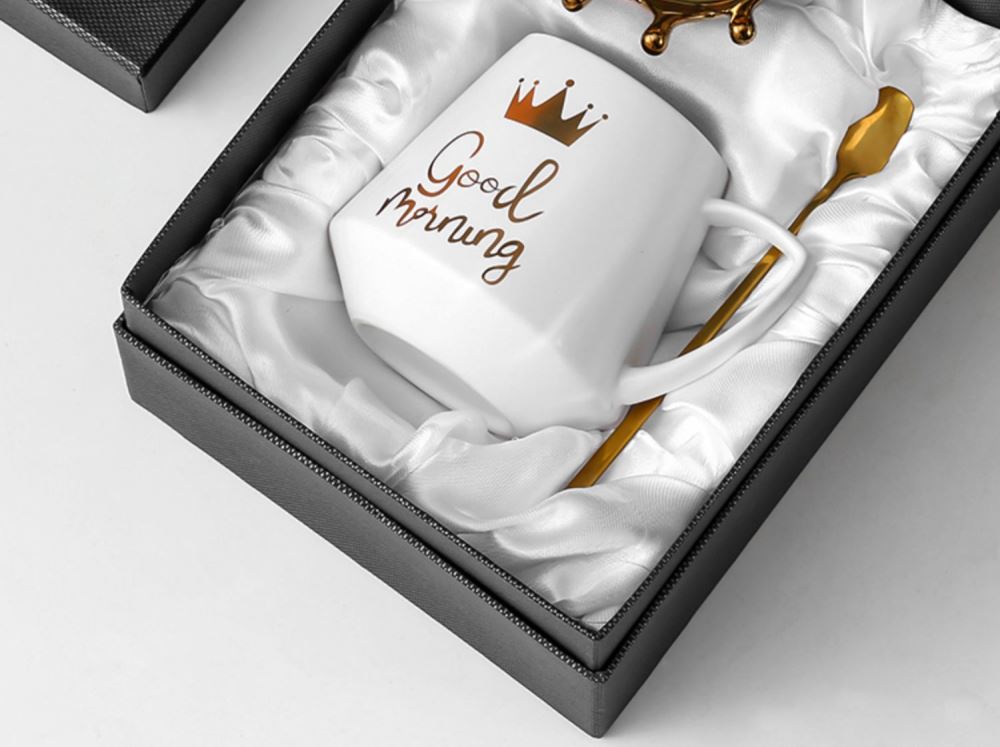 The Crown mobile rack mugs ins ceramic cup northern picking gifts glass office coffee cup with a spoon