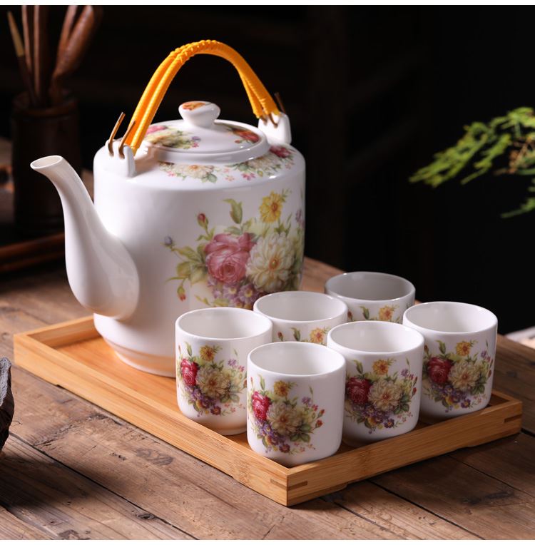 The large capacity of jingdezhen ceramic tea set The teapot teacup Chinese style household of Chinese style cool water cold water girder of blue and white