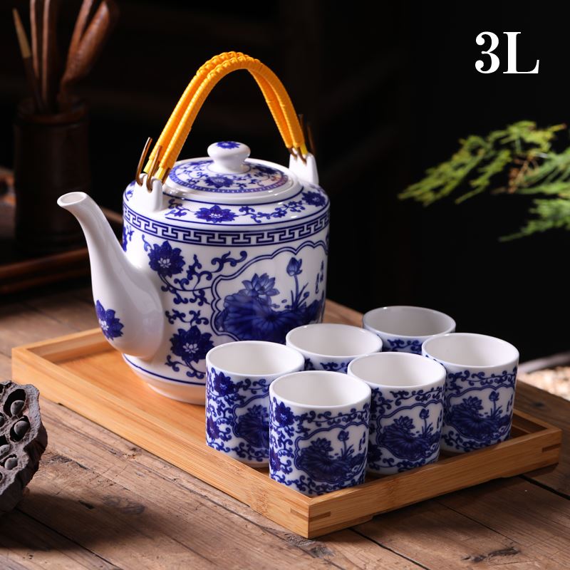 The large capacity of jingdezhen ceramic tea set The teapot teacup Chinese style household of Chinese style cool water cold water girder of blue and white