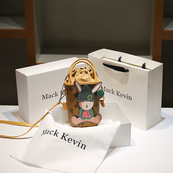 Товары от 香港Mack Kevin箱包