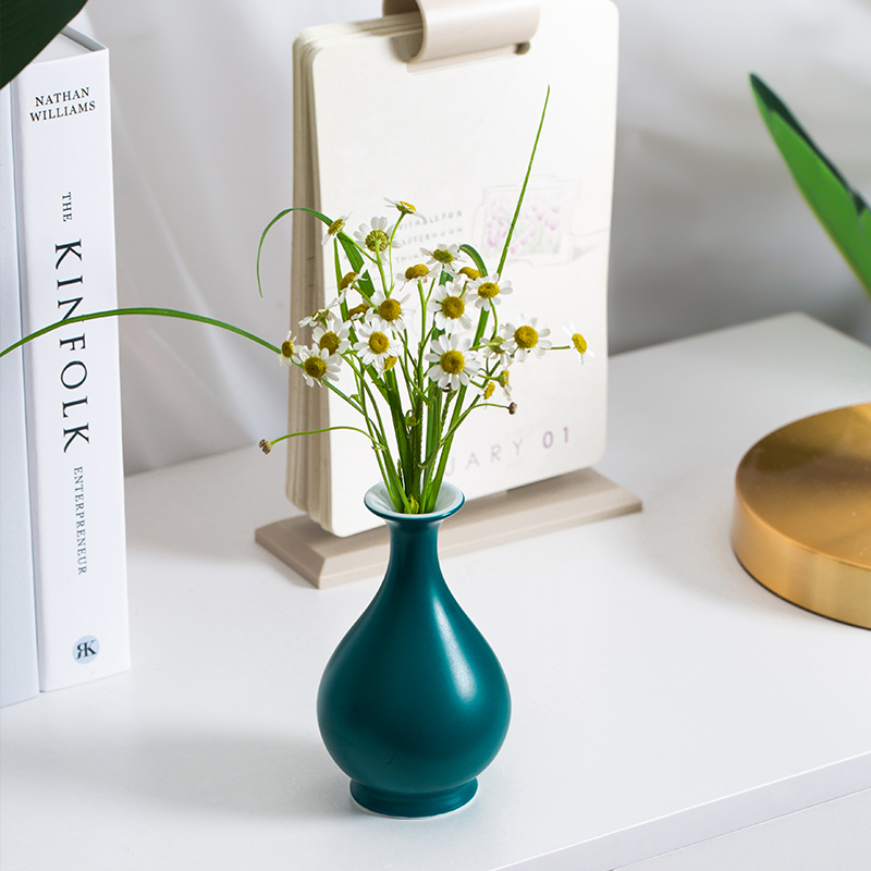 Jingdezhen flagship store ceramic Nordic contracted wind vase sitting room office desktop flower arrangement bedroom small place
