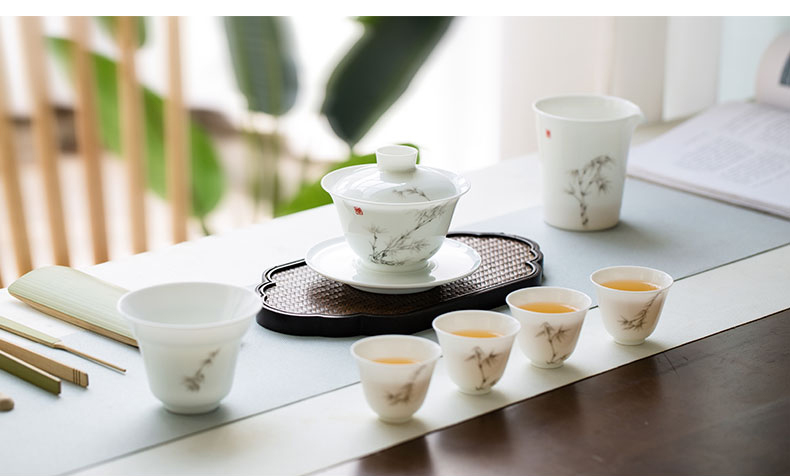 Jingdezhen flagship store hand - made kunfu tea tureen household ceramic cups tureen single tea bowl tea tureen
