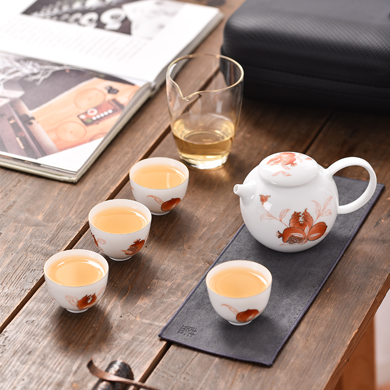 Jingdezhen flagship store ceramic contracted portable kung fu tea set suit portable is suing travel package a pot of four cups