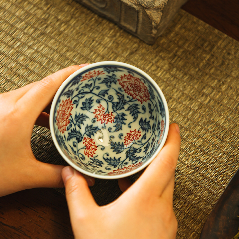Jingdezhen blue and white youligong official flagship store of ceramic glaze red lotus cup under special masters cup tea cups