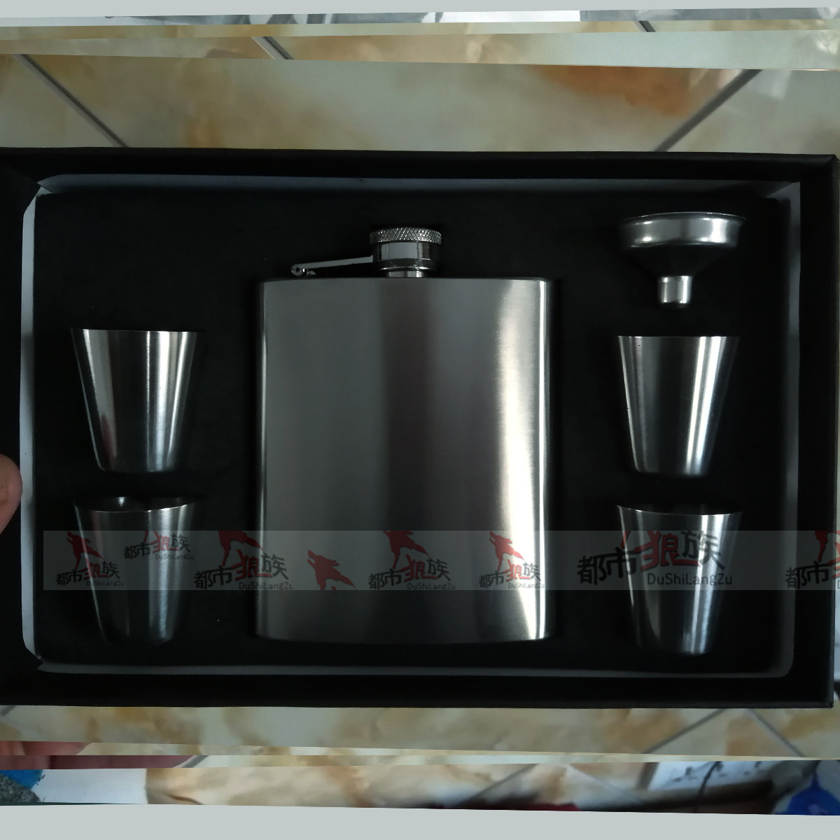 Business Gift 7 oz 304 Stainless Steel Wine Pot Bar Gift Guy Day Gift Four Wine Glass Gift Box Dress