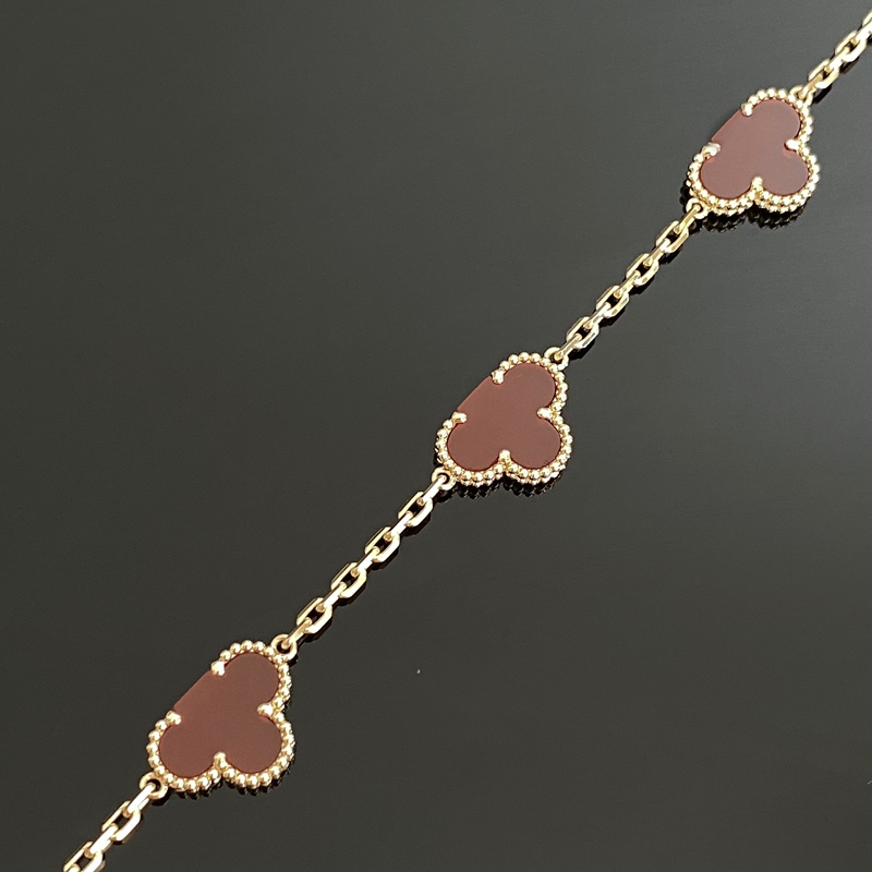 18K Gold Inlaid with Red Chalcedony, White Mother-Of-Pearl, Four-Leaf Clover, Five-Flower Bracelet, Laser-Cut Spacer, Full Diamond Panda Six-Flower Bracelet