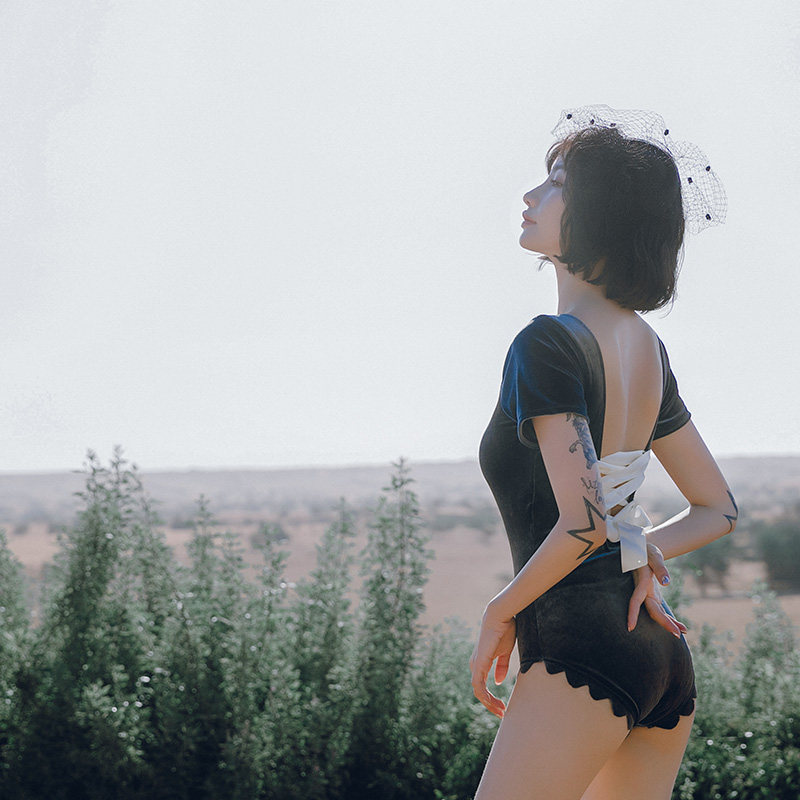 OMOM swimsuit female velvet even body girl conservative conspicuy to woo holiday ins Sanya soak in a bathing suit