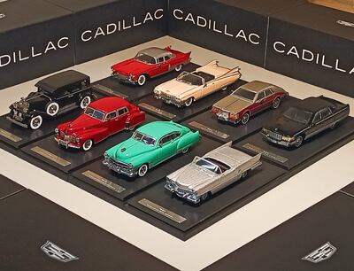 1:64 Original factory SAIC-GM 1949, Cadillac xlr 1993, Regal seville Wood 1959 1980