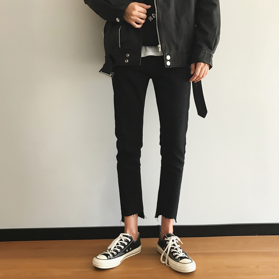 泗仔叔叔 17aw 黑色毛边牛仔裤