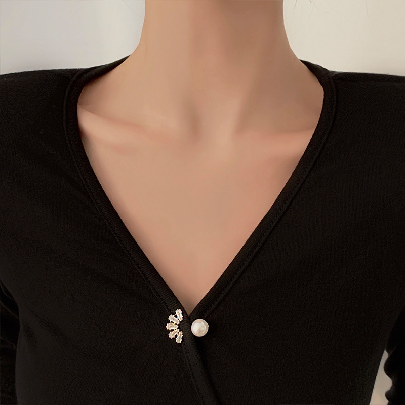 Korean pearl brooch high-end femininity anti-light buckle luxury accessories vintage cardigan fixed button collar needle press placket