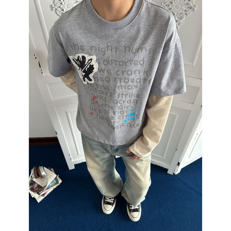 Unlg Cat Patch Embroidered Fake Two-Piece Long-Sleeve T-Shirt for Men, Autumn Loose Design with Contrasting Color Stripes and Patchwork Top Unlg Cat Patch Embroidered Fake Two-Piece Long-Sleeve T-Shirt for Men, Autumn Loose Design with Contrasting Color Stripes and Patchwork Top