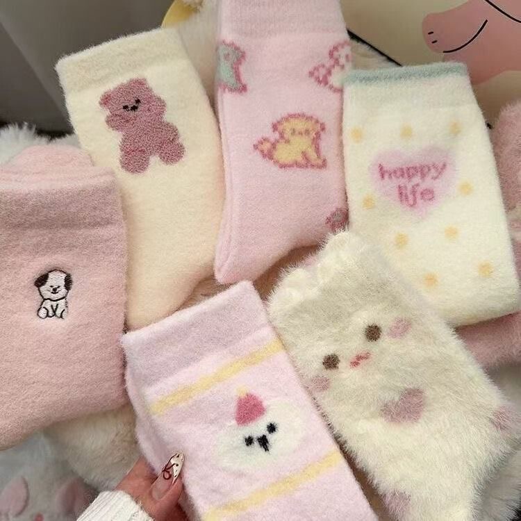 Fluffy Home Sleep Socks, Thickened and Warm, Cute Cartoon Pink Series Socks for Women, Autumn and Winter Coral Fleece Maternity Socks