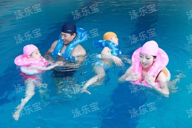 Cá đích thực, nước, bơi lội, Lebao, ba thế hệ, bốn thế hệ, vòng bơi hình con rắn mới, trẻ em trưởng thành, học bơi vòng phao trẻ em