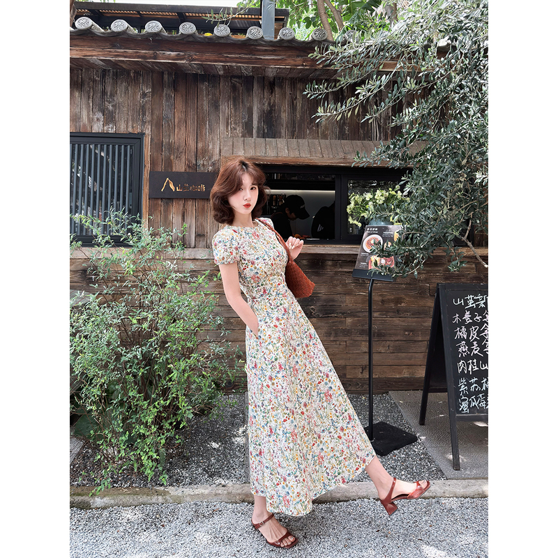 Lai Yingjun [Floral Journal] French Retro Floral Dress for Women, Spring and Summer, Waist-Cinching, Elegant Long Tea Break Dress