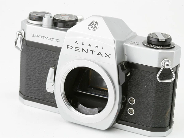 Được sử dụng máy ảnh phim Pentax SPOTMATIC quay phim thực sự