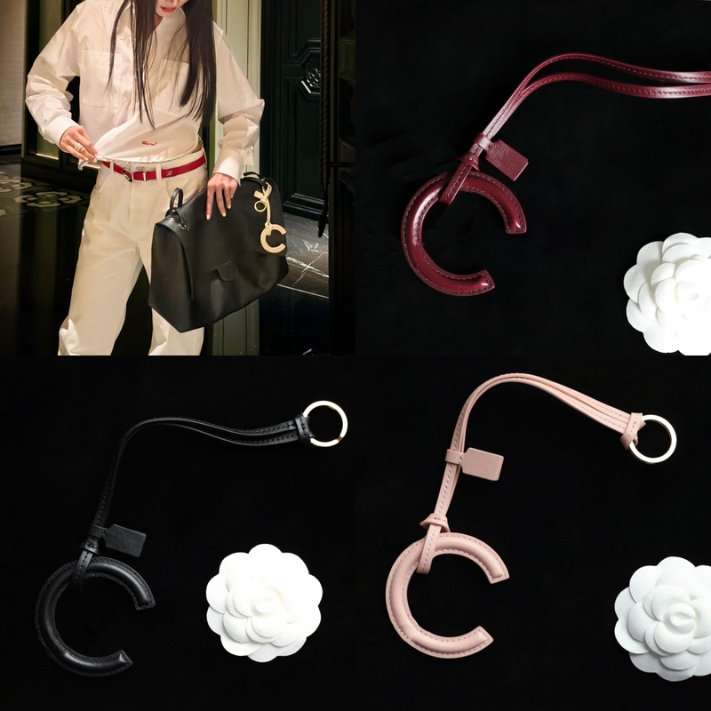 26S Small Chanel-Style Letter Bag Pendant Leather Strap Keychain Accessory 2026 New Mini Handbag Charm 26S Small Chanel-Style Letter Bag Pendant Leather Strap Keychain Accessory 2026 New Mini Handbag Charm
