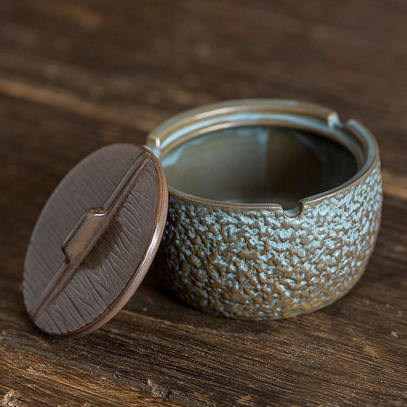 Net Red Collection of Ashtray Light Extravagant SMOKE-PROOF-SMELL FLYING ASH-IN-ASH-LIKE-IN-ROOM BED ROOM BEDROOM BED SPECIAL WITH LID