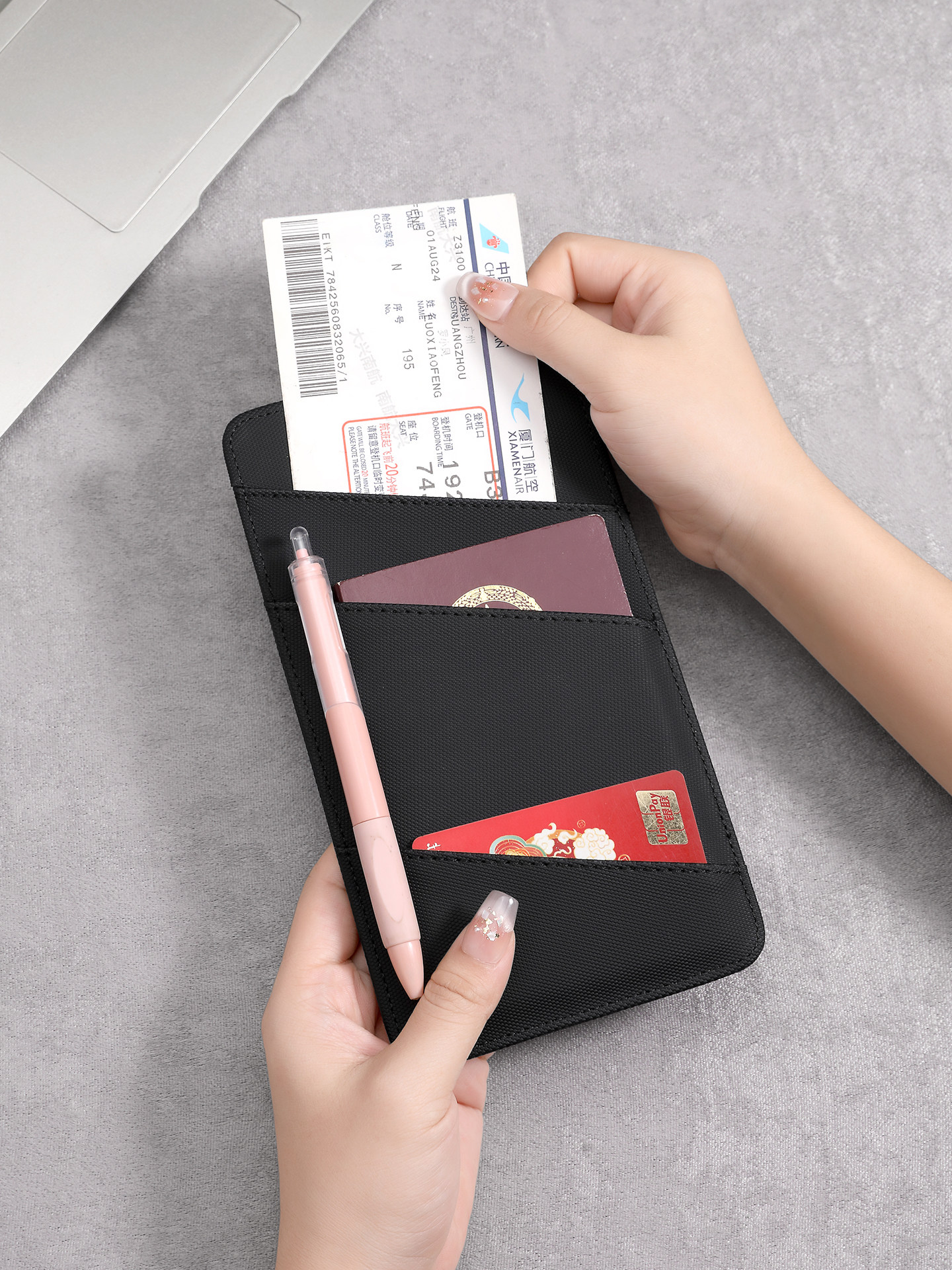 Passport Bag, Multi-Functional Ticket and Change Storage, Portable, Lightweight, Carry-On Passport and Ticket Holder for Overseas Travel