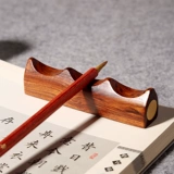 玉水湖 Держатель пера, держатель пера, красное дерево, медь, многофункциональный держатель пера, держатель студентов, линейка, насущная медь, креативная твердая древесина, исследование Pen Mountain, четыре сокровища каллиграфии, твердое дерево, простой пресс-блюд, нажатая бумага