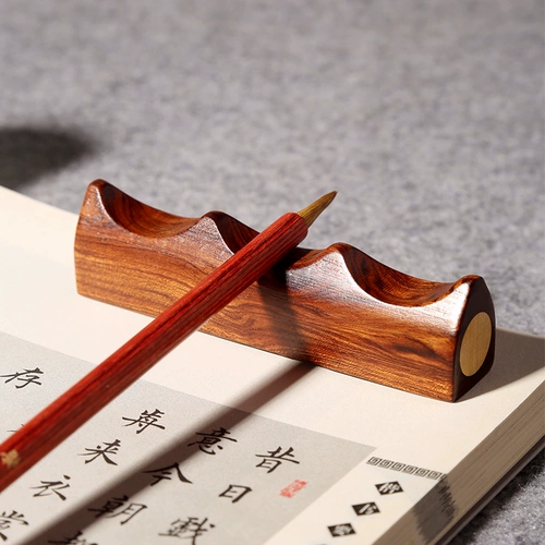 玉水湖 Держатель пера, держатель пера, красное дерево, медь, многофункциональный держатель пера, держатель студентов, линейка, насущная медь, креативная твердая древесина, исследование Pen Mountain, четыре сокровища каллиграфии, твердое дерево, простой пресс-блюд, нажатая бумага