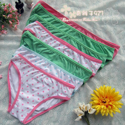 Last order for export to Europe, America and Italy: Cute and charming parent-child sets, all-cotton mummy and girl underwear, triangular student