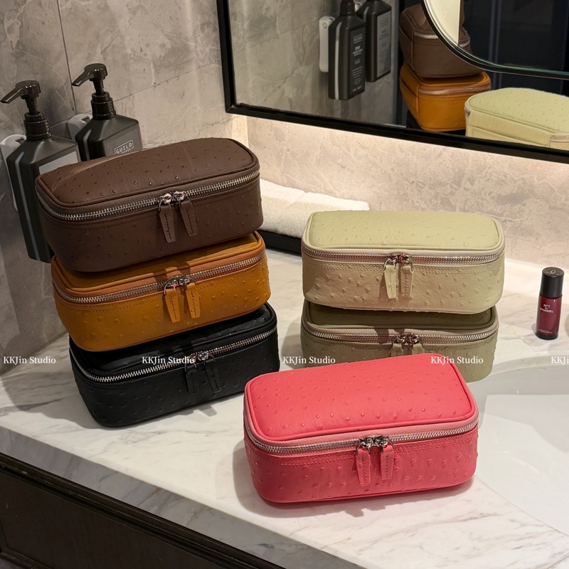 Ostrich-Patterned Lunch Box Makeup Bag, First-Layer Cowhide Portable Toiletry Bag, Makeup Brush Storage, High-Value Storage Bag Ostrich-Patterned Lunch Box Makeup Bag, First-Layer Cowhide Portable Toiletry Bag, Makeup Brush Storage, High-Value Storage Bag
