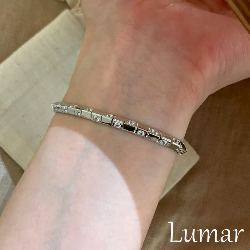 Minimalist Silver Checkerboard Diamond Bracelet for Women, 2026 New Style, High-End, Elegant, Exquisite, Simple and Versatile Jewelry Minimalist Silver Checkerboard Diamond Bracelet for Women, 2026 New Style, High-End, Elegant, Exquisite, Simple and Versatile Jewelry