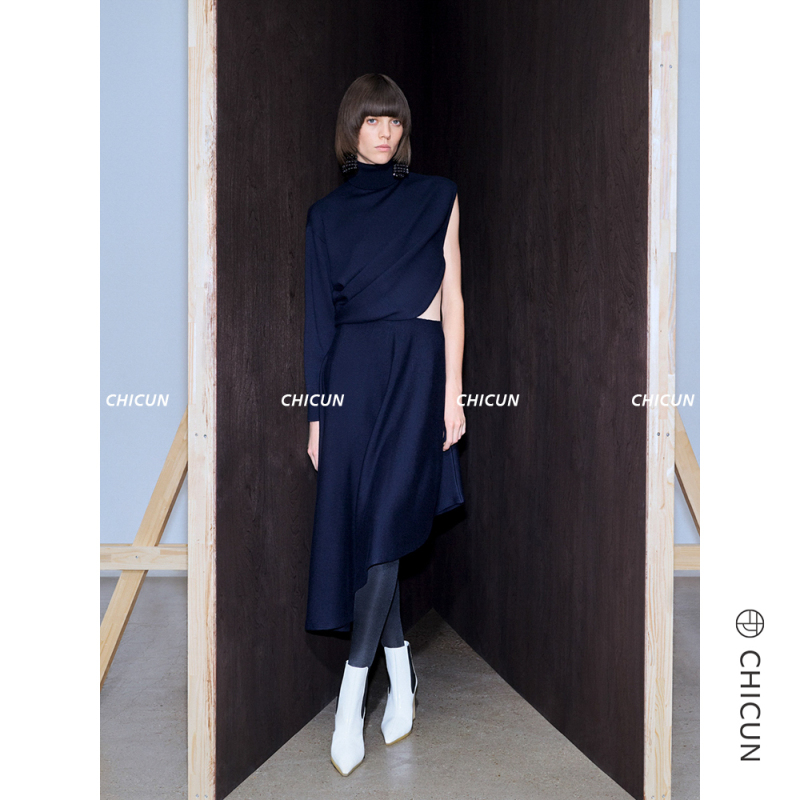 【Chicun】Alaia 2026 Spring/Summer High-Neck Single-Sleeve Cut-Out Waist-Revealing Asymmetrical Long Dress 【Chicun】Alaia 2026 Spring/Summer High-Neck Single-Sleeve Cut-Out Waist-Revealing Asymmetrical Long Dress