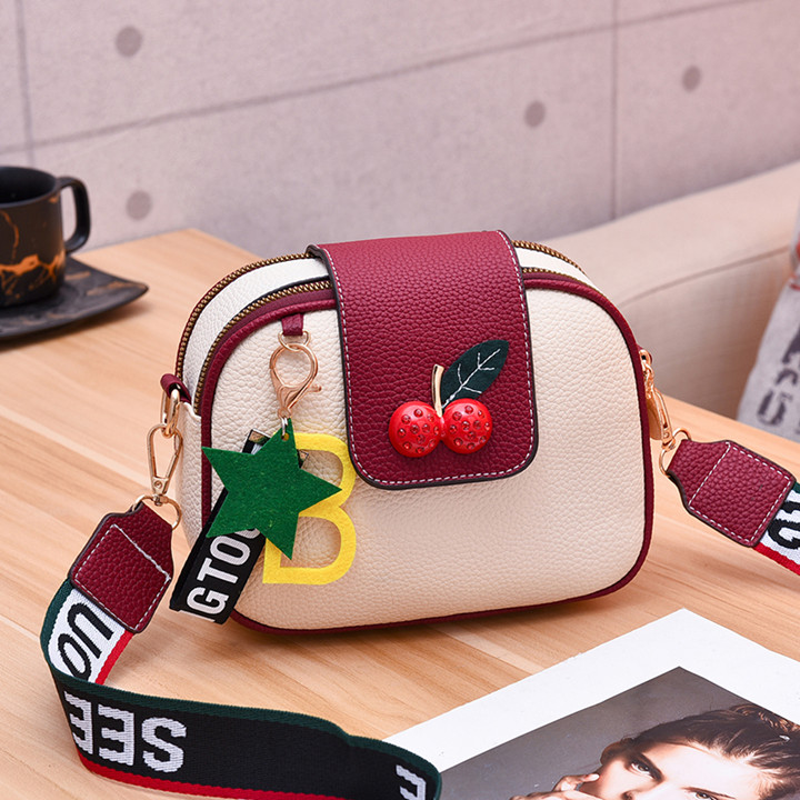 Summer small bag female 2022 new Korean version of the trendy fashion all-match student summer small fresh shoulder bag messenger bag