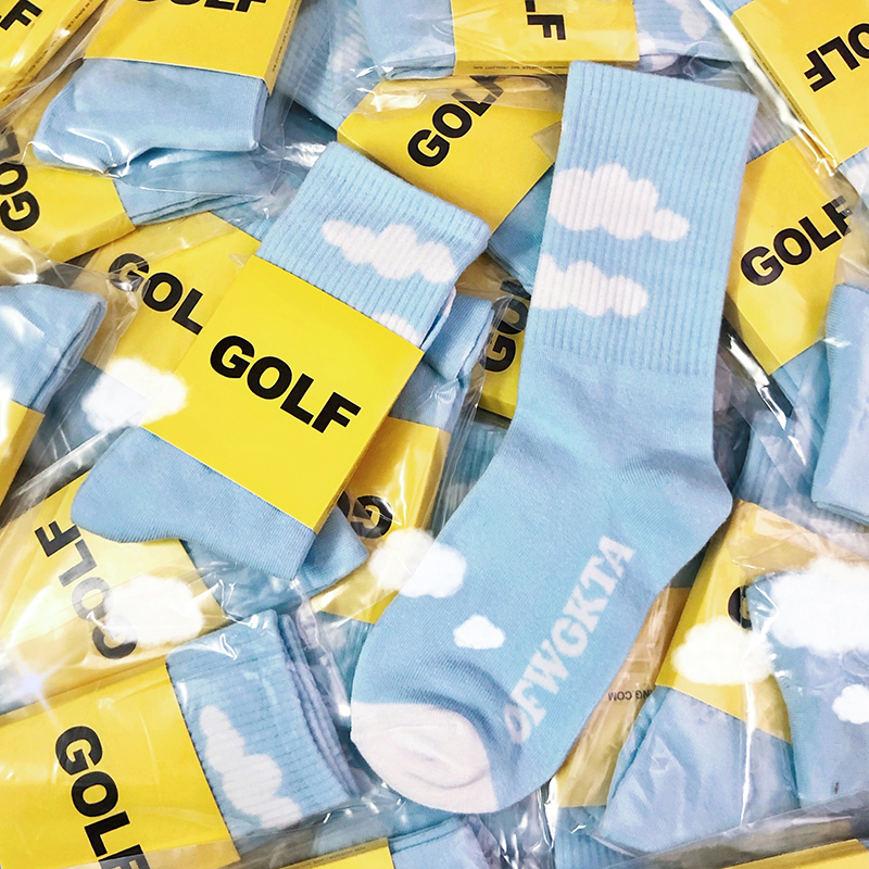 Golf Socks for Men and Women with Blue Sky and White Clouds Pattern, Pure Cotton Sports Socks, Mid-Calf Trendy Skateboard Long Socks